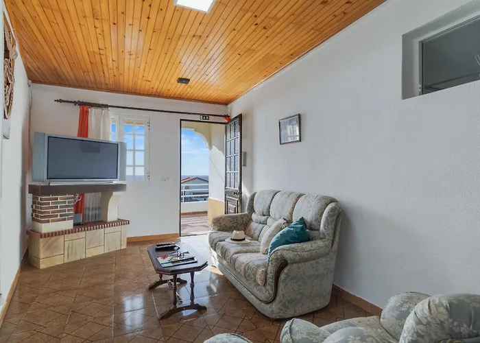 Casa Moreira By Ah * Canical (Madeira)