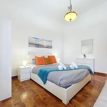 Casa Moreira By Ah Canical (Madeira)