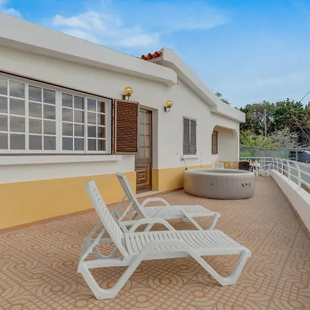 Casa Moreira By Ah *