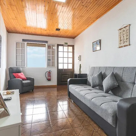 Casa Moreira By Ah Canical (Madeira)