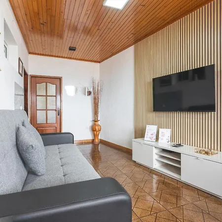 Casa Moreira By Ah Canical (Madeira)